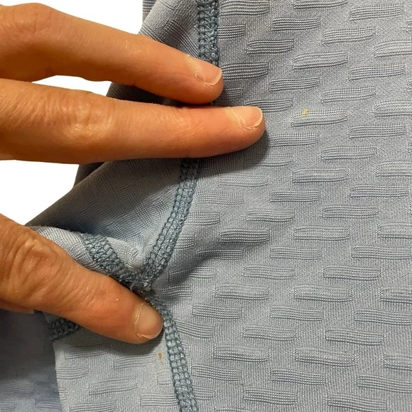 Mountain Hardwear 1/2 zip pullover - Picture 6 of 8